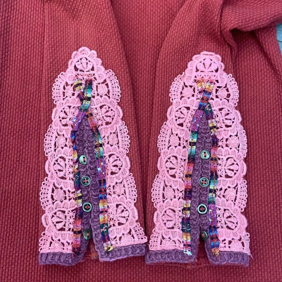 Free People Meadow Fiesta Cuff Thermal - Crimson - Picture 4 of 6